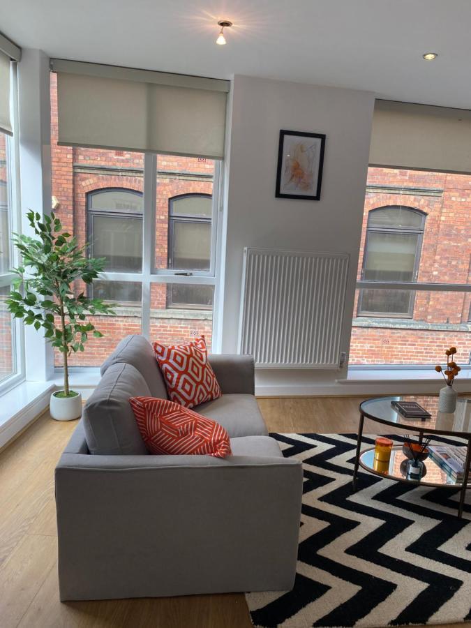 Leeds Townhouse With Private Roof Garden Sleeps 4