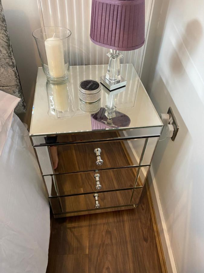 Leeds Townhouse With Private Roof Garden Sleeps 4 *