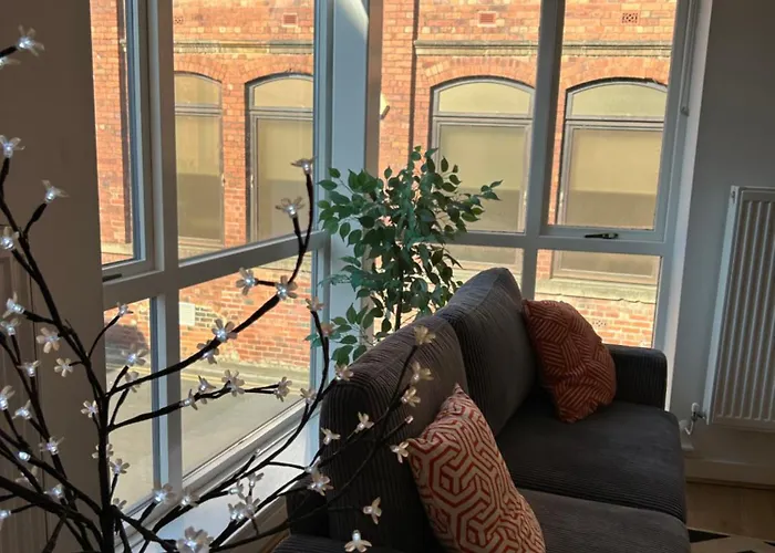 Central Leeds Townhouse With Private Roof Garden Sleeps 4